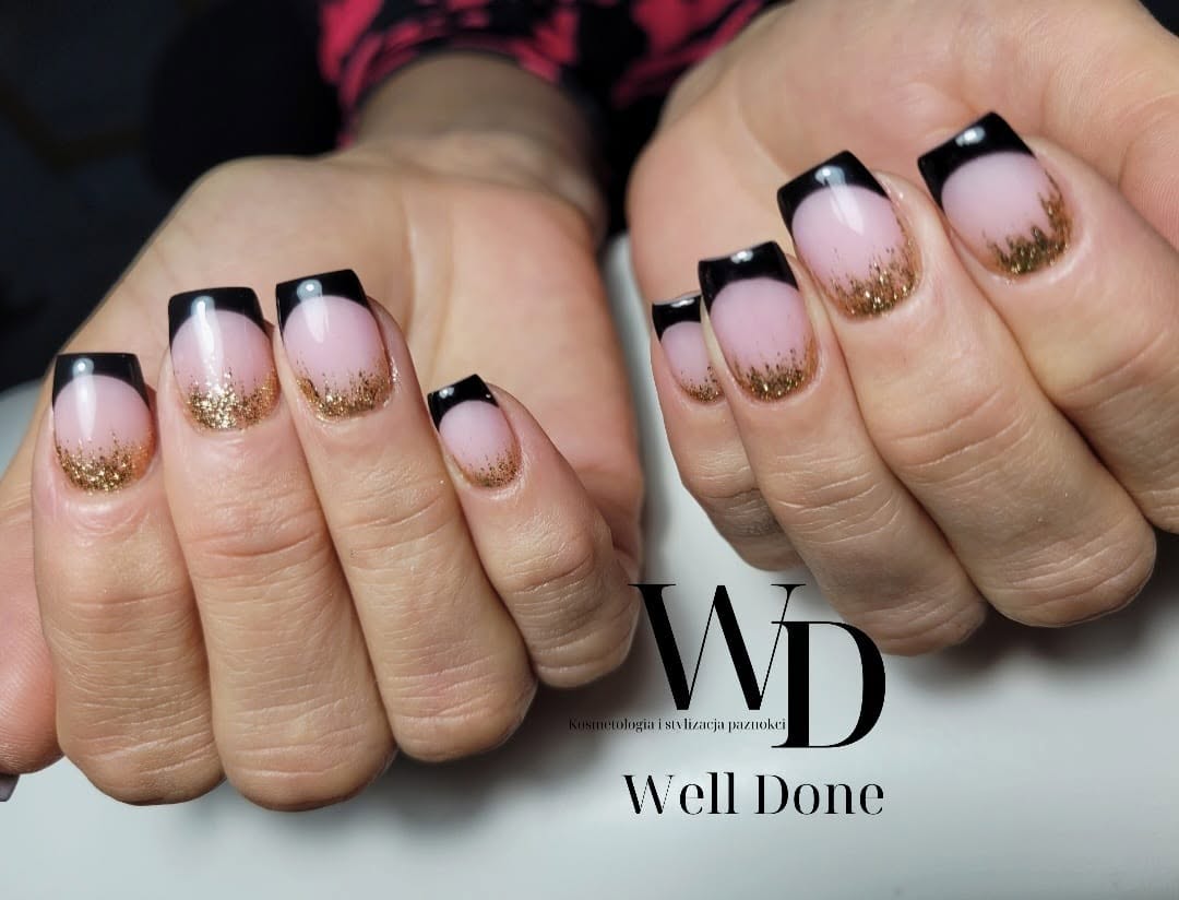 Elegancki manicure french w salonie WELL DONE